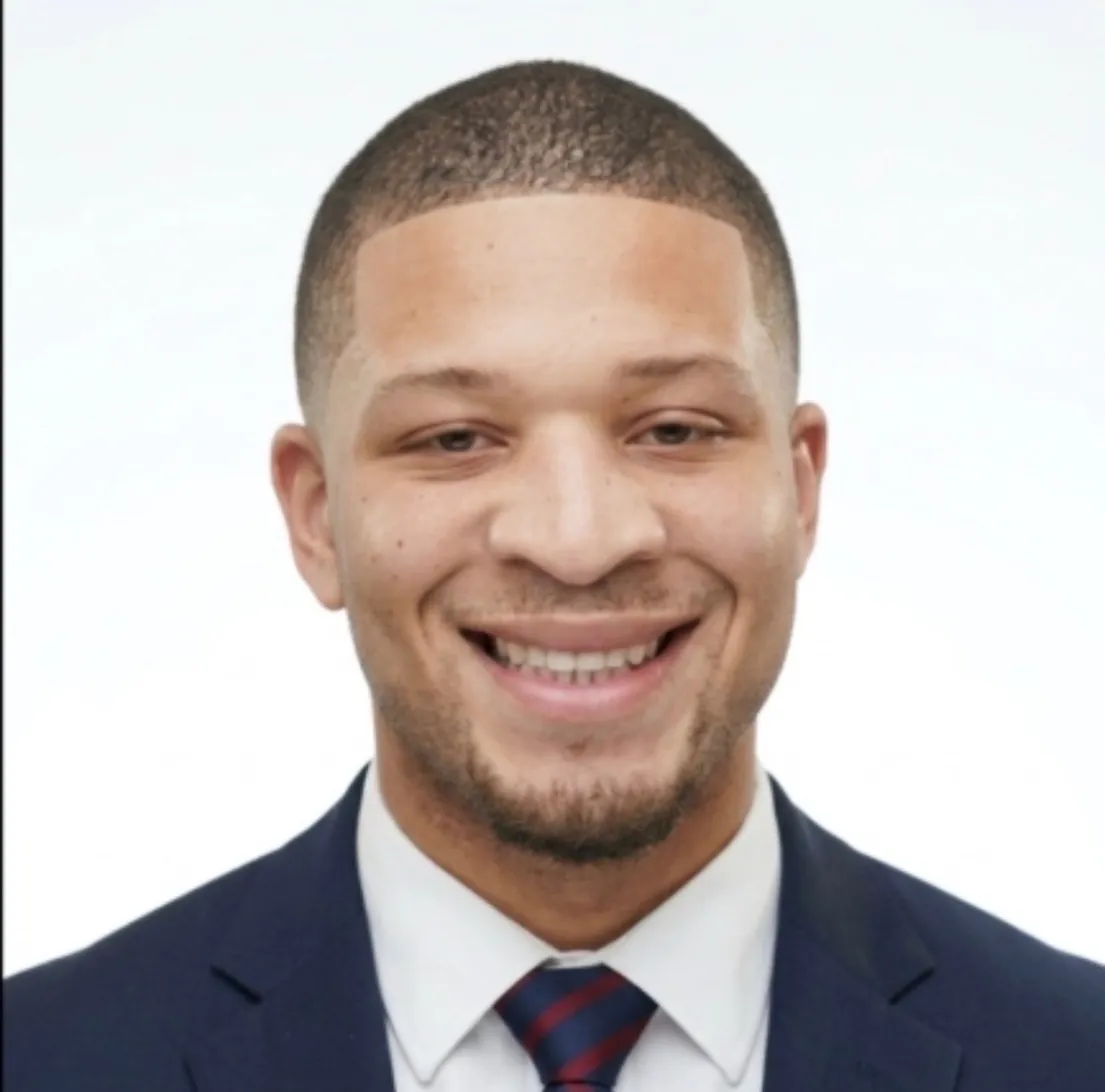 Isaac Allen headshot